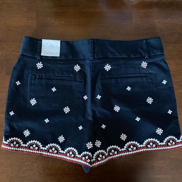 LOFT 4” Seem Shorts - Picture 5 of 5